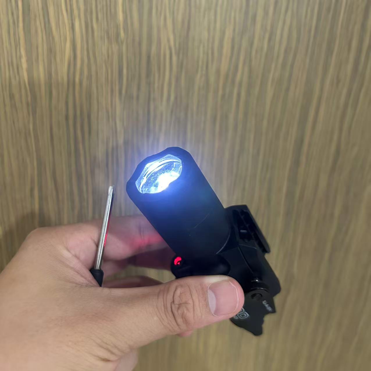 ไฟฉายเลเซอร์อินฟราเรดยุทธวิธี  - Industrial Laser Gun บทวิจารณ์และราคา